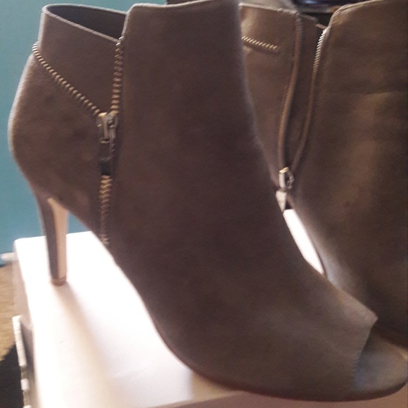 Marc Jacobs Heel - Picture 5 of 7